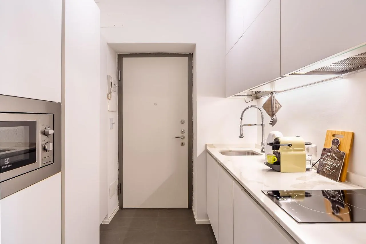 Marghera Suite Duomo 10Min, Fast Wifi & Metro Milan 0*,