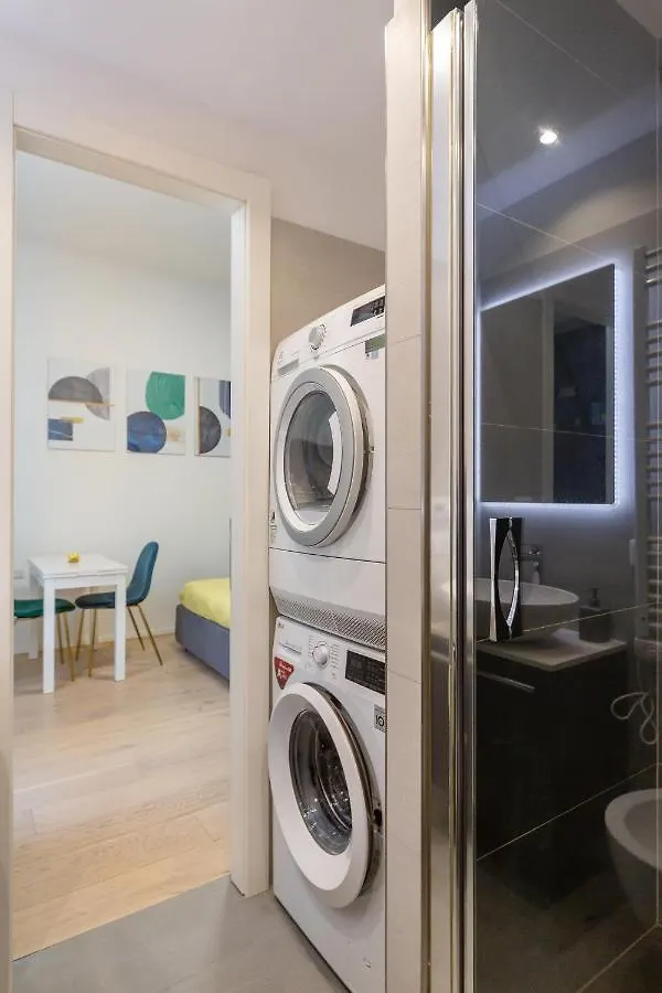 Marghera Suite Duomo 10Min, Fast Wifi & Metro Milan Italy